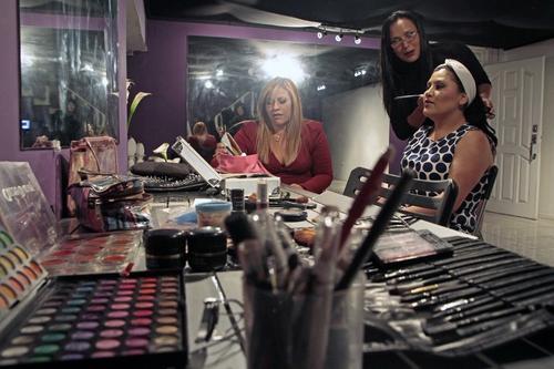 "Esto no cambia el mundo. No va a cambiar al tipo que te dice gorda y se ríe, pero va a cambiar la manera en que tú lo recibes. Para llegar a esto tienes que aceptarte a ti misma", sostiene María Eugenia. (Foto: AFP)