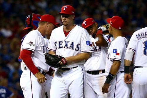 Los vigilantes cayeron ante los Azulejos pero se mantienen arriba 2-1 en la serie