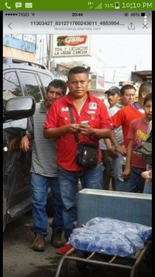 El hombre fue identificado y en las redes sociales se comparte la denuncia sobre el acto intimidatorio.