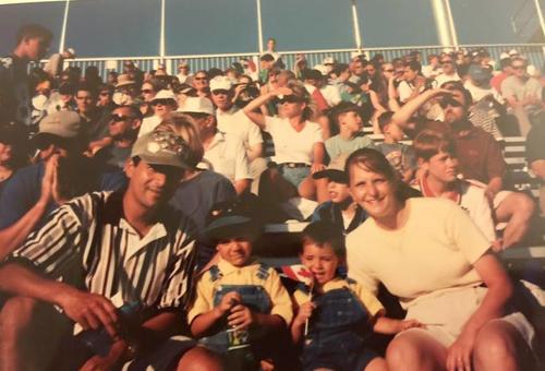 Las vueltas de la vida y "Dios" como lo expresaron los padres de Charles, los hicieron regresar 16 años después a Canadá para ver coronarse a su hijo. (Foto: familia Fernández)