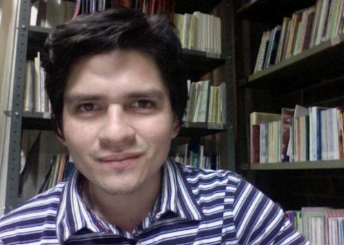 Fausto Rosales, el hombre que desafió al Partido Patriota en el mitin en el que se proclamó como "precandidato presidencial" a Alejandro Sinibaldi. (Foto: Facebook)