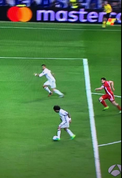 Fuera de juego de CR7 tras el pase de Marcelo.
