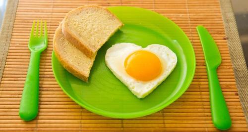 El huevo es recomendable para los niños, adultos y personas de la tercera edad. (Foto: Soy502)