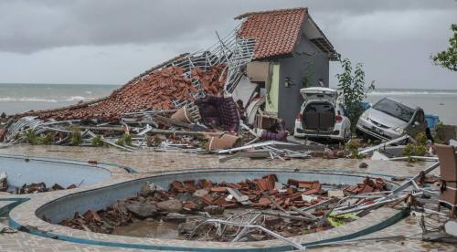 Zona residencial destruida tras el tsunami en Carita. (Foto: FAUZY CHANIAGO/GTRES)