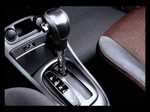 La posición de parking se aplica cuando el auto está totalmente detenido. (Foto: YouTube)