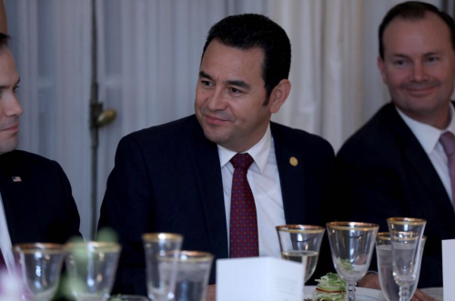 Jimmy y Lee (derecha) coincidieron en una cena en febrero de 2017. (Foto: Gobierno)