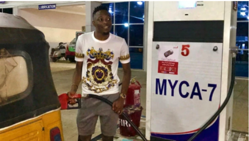 El jugador compró dos estaciones de gasolina para ofrecer trabajo a sus amigos. (Foto: Infobae)