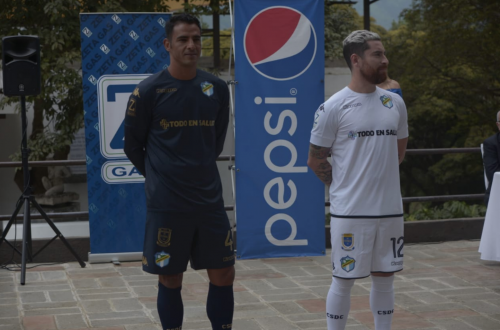 Este es el segundo uniforme de Comunicaciones. (Foto: Wilder López/soy502)