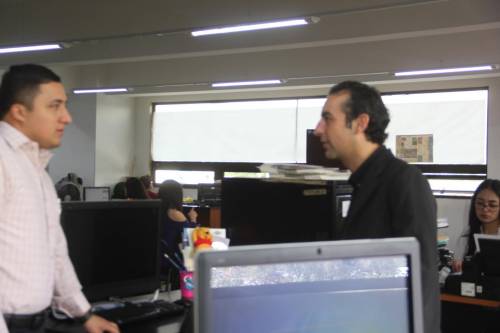 Momento en que Mitchele ingresa a las oficinas. (Foto: Fredy Hernández/Soy502)