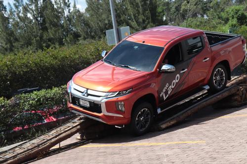 Mitsubishi, L200, picop, pick up, automotriz, Tailandia, automóvil, conducción, manejo