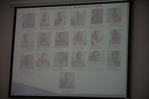 El MP mostró las fotografías de los privados de libertad fugados. (Foto: Wilder López/Soy502)