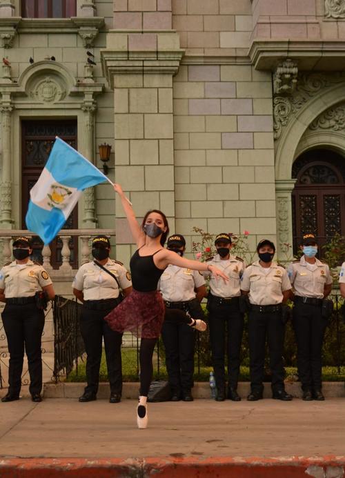 La joven tiene 11 años de experiencia en Danza Clásica. (Foto: Joshua Paolo Sarti y Allan Velásquez de la Fototeca)