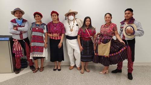 La indumentaria maya se lució en el evento. (Foto: Cortesía/Karla Mendoza)