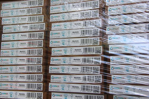 Todos los productos cuentan con un sello que certifica el trabajo de las comunidades del aprovechamiento adecuado de los recursos. (Foto: Fredy Hernández/Soy502)