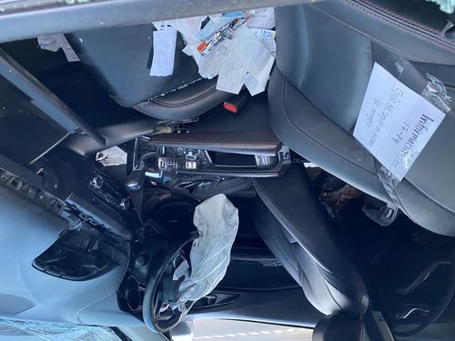 El percance dejó con severos daños el automóvil. (Foto: Fredy Hernández/Soy502)