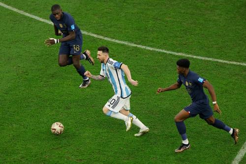 El argentino ha jugado un partido muy intenso ante los franceses. (Foto: AFP)