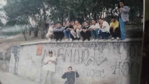 Esta es una fotografía que el periodista pudo obtener de cómo lucía en sus inicios la MS13 en el Cerrito del Carmen. (Foto: Juan Martínez D’Aubuisson)