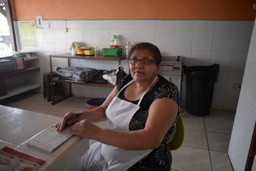 Lorena Rojas que habita en Panorama, zona 8 de Mixco, narró que sintió el olor fuerte en horas de la tarde del viernes. para el Manejo Sustentable de la Cuenca y del Lago de Amatitlán (AMSA)