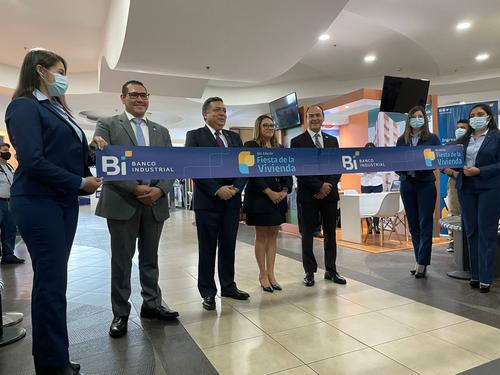 La feria fue inaugurada este 23 de septiembre por ejecutivos del banco. (Foto: BI)