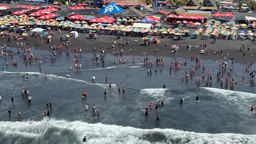 puerto de san josé, afluencia playas, semana santa, veraneantes