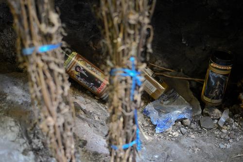 cerro mirandilla, puerta al infierno, escuintla, leyendas, santa muerte, satanismo, guatemala