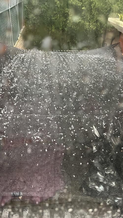 Reportan fuerte caída de granizo en distintas partes de la Ciudad de Guatemala, entre ellas la zona 13. (Foto: Soy502)