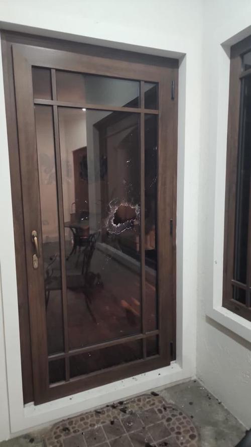 En algunos casos, los delincuentes ingresaban con armas a las viviendas. (Foto: Soy502/Archivo)