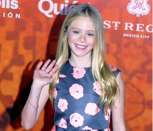 Loreto Peralta a los 8 años aproximadamente cuando logró éxito con la película "No se aceptan devoluciones". (Foto: Instagram)