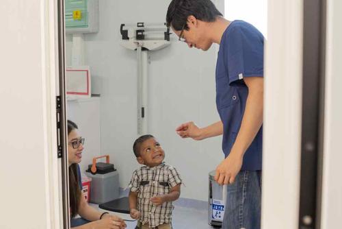 Guatemaltecos por la Nutrición, Programa, Castillo Hermanos, Guatemala, Soy502