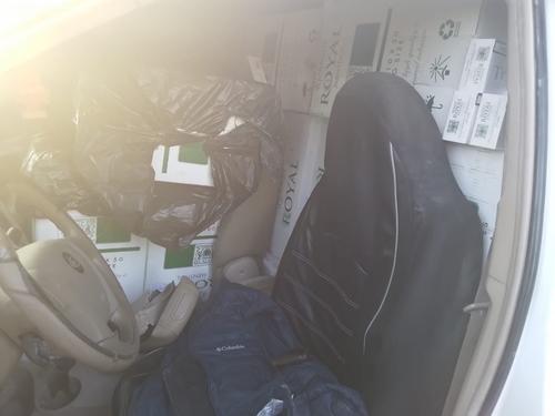 Los soldados encontraron cajas de cigarros. (Foto: Ejército de Guatemala)