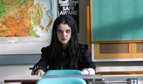 Georgie Henley en Perfect Sisters