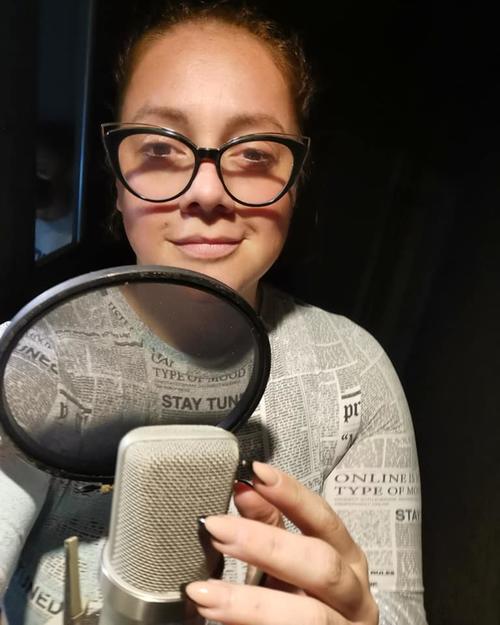 La famosa también es locutora. Foto: oficial