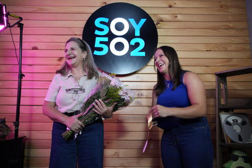 Jeannie Oliva, madre de Adriana, la acompañó al set. (Foto: Wilder López/Soy502)