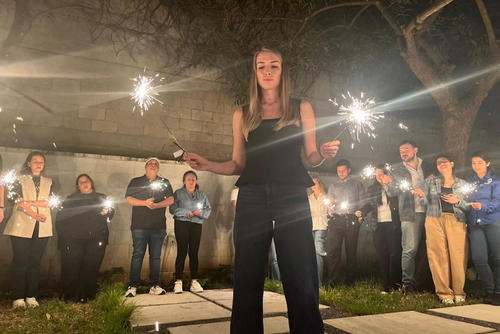 Maris logró caminar y cambiar a su hijo, su meta es ser independiente. (Foto: Selene Mejía/Soy502)