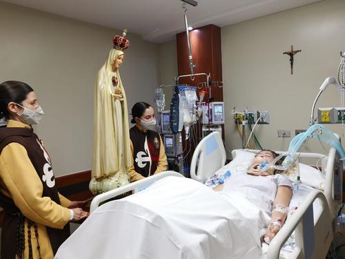 Maris recibió oración mientras se encontraba en coma. (Foto: Cortesía María Isabel García)