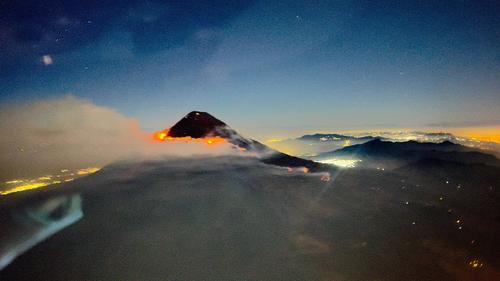 Volcán de Agua, incendio, viernes, Guatemala