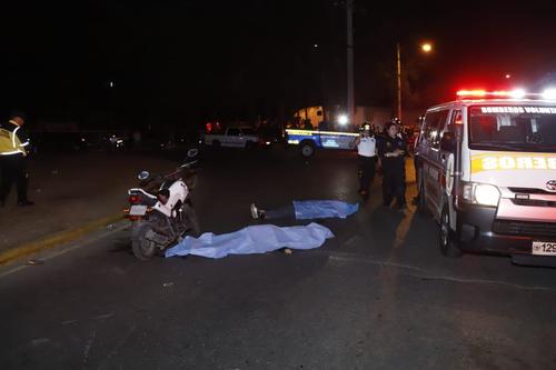 Angel Estuardo Trujillo Ajubix y Gerson David Barrera Ajubix fallecieron el el Bulevar Austriacoy 12 calle, zona 16. (Foto: Bomberos Voluntarios)