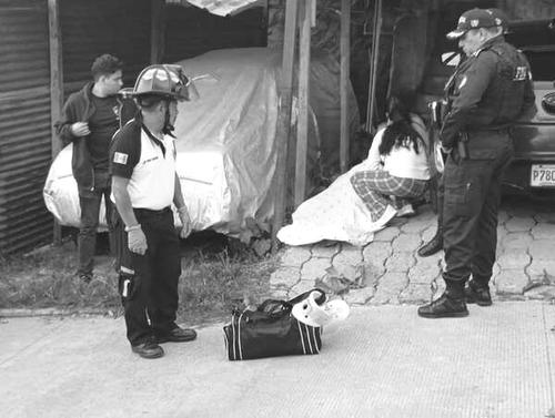 Irma se encontraba conversando con un familiar cuando sujetos desconocidos le dispararon. (Foto: Bomberos Voluntarios)