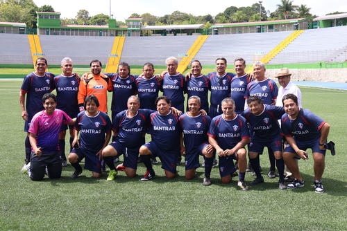Los veteranos de Tipografía Nacional jugaron en la zona 6. (Javier del Cid/Colaborador)