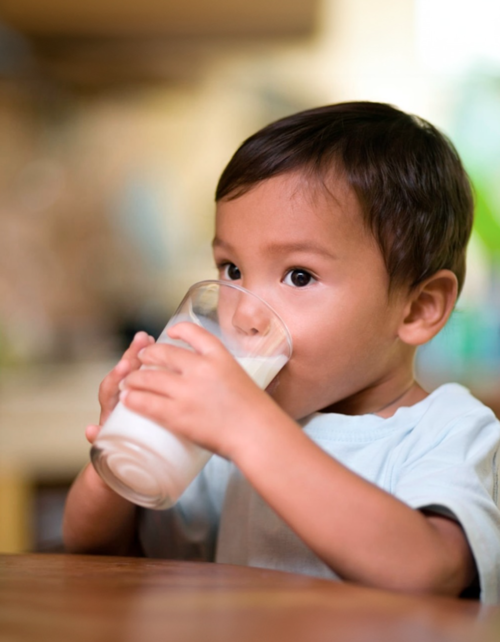 Dos Pinos, leche, yogur, sostenibilidad, ambiente, personas, familias, desnutrición, Guatemala, Soy502