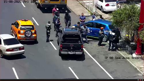 Tránsito, ruta interamericana, Mixco, Guatemala, 03