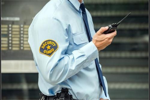 De aprobarse la "ley de la silla", los patronos no podrían obligar a sus trabajadores a estar de pie durante toda su jornada. (Foto ilustrativa: Track Vigilante)