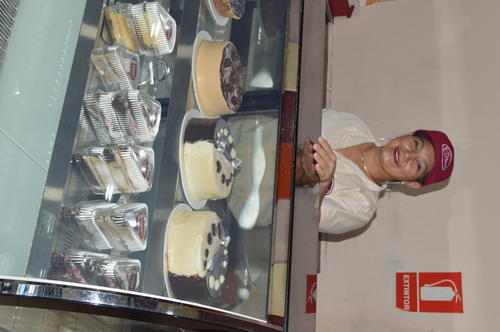 DMamá en la calzada Miguel García Granados, a la par del monumento, García Granados en Zacapa. (Foto: Juan Carlos Aquino/Colaborador)