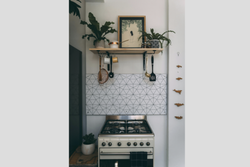 Las fuentes de calor como la estufa, microhondas o muebles de madera atraen a las cucarachas. (Foto: archivo)