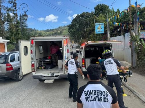 Los sobrevivientes fueron trasladados de emergencia a un centro hospitalario. (Foto: Bomberos Voluntarios)