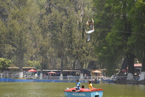 El canopy es otra de las diversiones con las que cuenta este lugar y las familias lo utilizan mucho. (Foto: Roberto Ruiz/Colaborador)