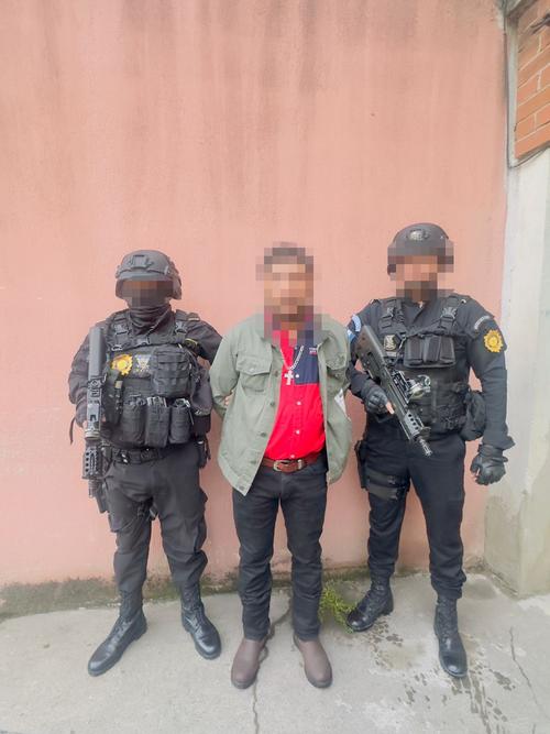 Carlos Antonio G. fue arrestado en la zona 5 capitalina portando un arma de fuego. (Foto: MP)