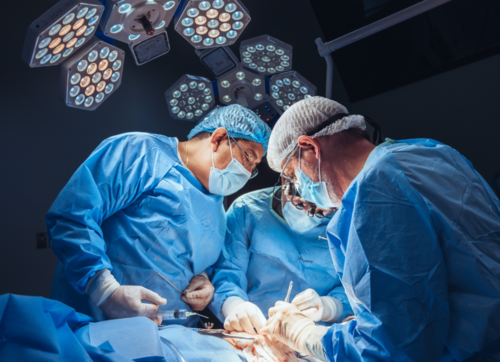 En junio pasado, un hombre de 45 años salvó la vida de su hijo, al donarle un riñón. (Foto: Hospital Roosevelt)