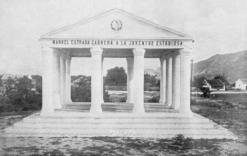 Del Templo Minerva, en la cabecera de Zacapa, solo quedan recuerdos, pues fue demolido. (Foto: Juan Carlos Aquino/Colaborador)