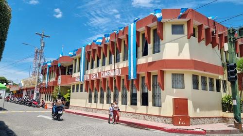 La actual Municipalidad de Guastatoya, El Progreso. (Foto: Silvia Roca/Colaboradora)